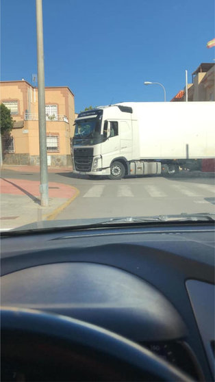 camion atrapado